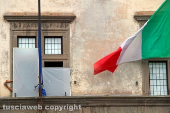 Viterbo - Sul set di "Leonardo" a piazza del comune