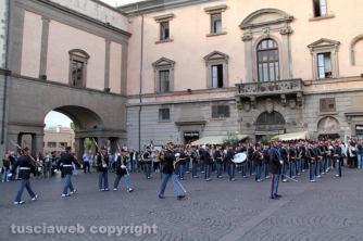 L\'esercito sfila nel centro storico