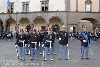 L\'esercito sfila nel centro storico