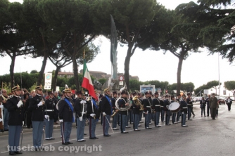 L\'esercito sfila nel centro storico