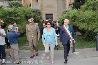 L\'esercito sfila nel centro storico