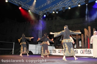 L'esibizione magica della Reda Troupe