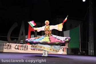 L'esibizione magica della Reda Troupe