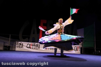L'esibizione magica della Reda Troupe