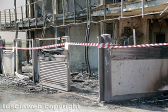 Montalto di Castro - L'hotel Margherita distrutto dall'incendio