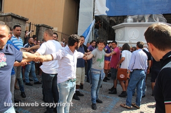 L\'Ice bucket challenge dei facchini di santa Rosa