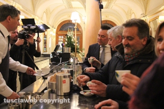 L\'inaugurazione del Gran caffè Schenardi