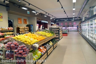 Capranica - L’inaugurazione del centro commerciale all'ex Mineral Neri