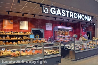 Capranica - L’inaugurazione del centro commerciale all'ex Mineral Neri