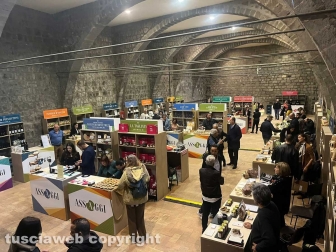 Viterbo - Taglio del nastro per Assaggi