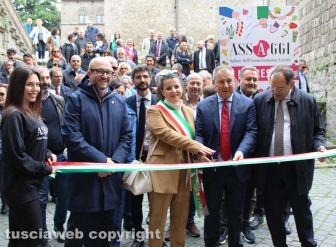 Viterbo - Taglio del nastro per Assaggi
