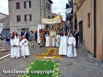 Corpus Domini - L\'infiorata a Valentano
