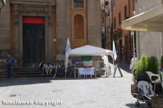 L\'iniziativa dell\'opposizione #tuttiacasa