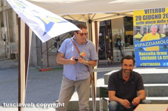 L\'iniziativa dell\'opposizione #tuttiacasa