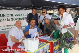 L\'iniziativa dell\'opposizione #tuttiacasa