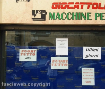 Viterbo - Lite in via Cairoli - La protesta dei negozianti