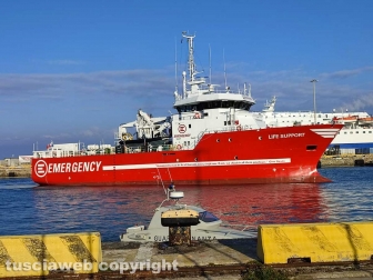 Civitavecchia - L'arrivo della ong Life Support in porto