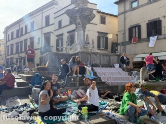 Trasporto della macchina di Santa Rosa - Lo sgombero delle sedie e dalle fontane