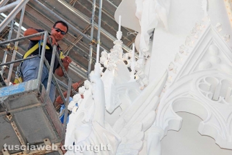 Lo sguardo di santa Rosa sulla città