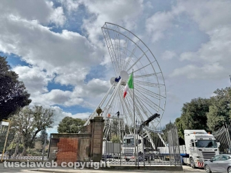 Viterbo - Pratogiardino Lucio Battisti - Lo smontaggio della ruota panoramica