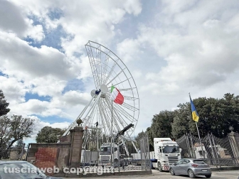 Viterbo - Pratogiardino Lucio Battisti - Lo smontaggio della ruota panoramica
