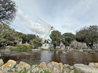 Lo smontaggio della ruota panoramica