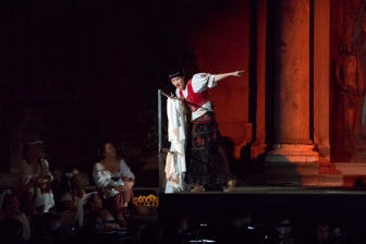 Lo spettacolo Elisir d'amore