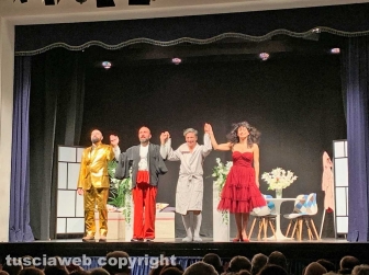 Lo spettacolo "Una zitella da sposare" al teatro Bianconi di Carbognano