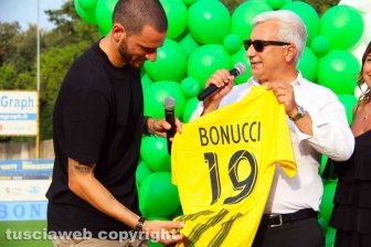 L'omaggio della città a Bonucci