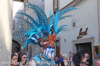 Ludika 1243 - La sfilata in centro