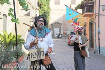 Ludika 1243 - La sfilata in centro
