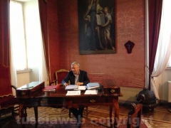 Il sindaco Michelini nel suo ufficio