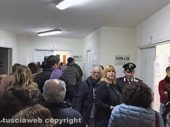Lunghe file ai seggi