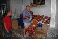 La consegna dei ciuffi