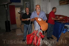 La consegna dei ciuffi