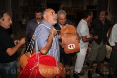 La consegna dei ciuffi
