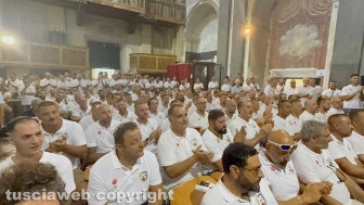Santa Rosa - Viterbo - La prova generale dei facchini alla ex chiesa della Pace - La consegna dei ciuffi e spallette
