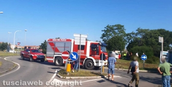 Montalto di Castro - Fuori strada con la macchina