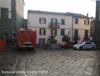 Incendio in un magazzino