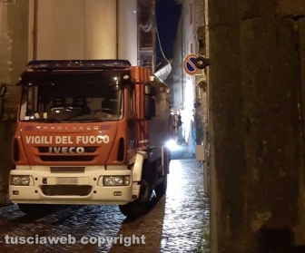Incendio in un magazzino