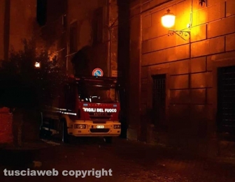Incendio in un magazzino