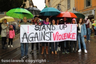 La manifestazione contro gli atti di violenza fascista "Mai in silenzio" indetta dalla Rete degli studenti medi