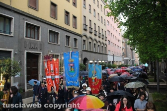 La manifestazione contro gli atti di violenza fascista "Mai in silenzio" indetta dalla Rete degli studenti medi