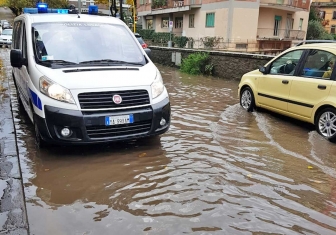 Maltempo - Via Santa Maria in Gradi allagata