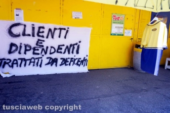 Manifestazione al Mercatone