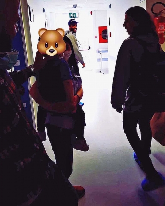 Bari - La visita di Marco Mengoni ai bambini col cancro del policlinico