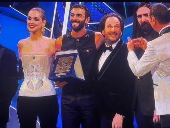 Il premio Giancarlo Bigazzi per la miglior composizione musicale è andato a Marco Mengoni con Due vite