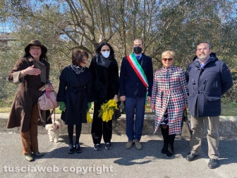 Ronciglione - Maria Grazia Cucinotta inaugura il murale
