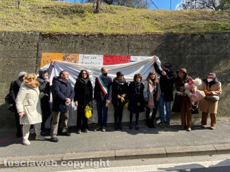 Ronciglione - Maria Grazia Cucinotta inaugura il murale