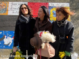 Ronciglione - Maria Grazia Cucinotta inaugura il murale